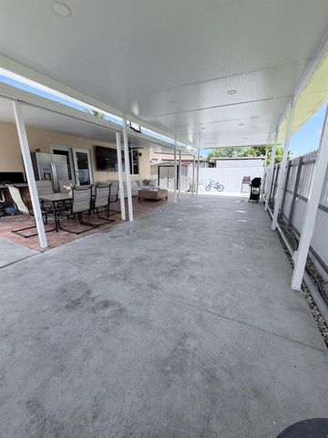 1670 NW 73rd St, Miami, FL 33147