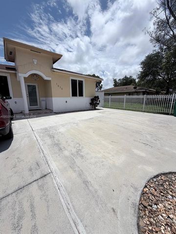1670 NW 73rd St, Miami, FL 33147