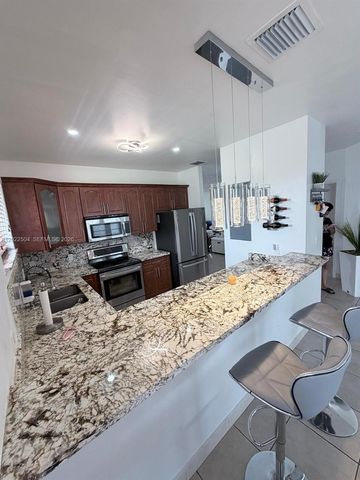 1670 NW 73rd St, Miami, FL 33147