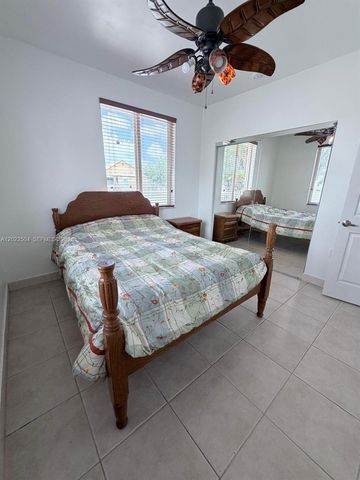 1670 NW 73rd St, Miami, FL 33147