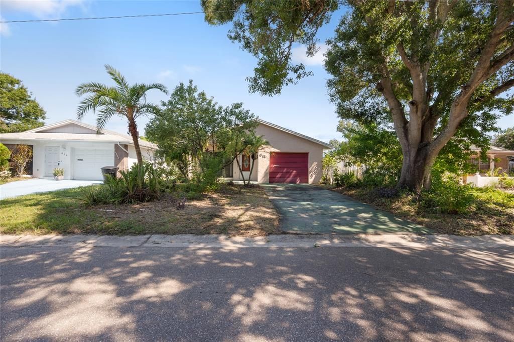 611 49TH AVENUE N, St Petersburg, FL 33703