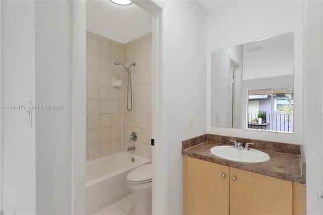 13371 SW 17th Ln 2-8, Miami, FL 33175