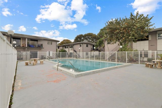 13371 SW 17th Ln 2-8, Miami, FL 33175