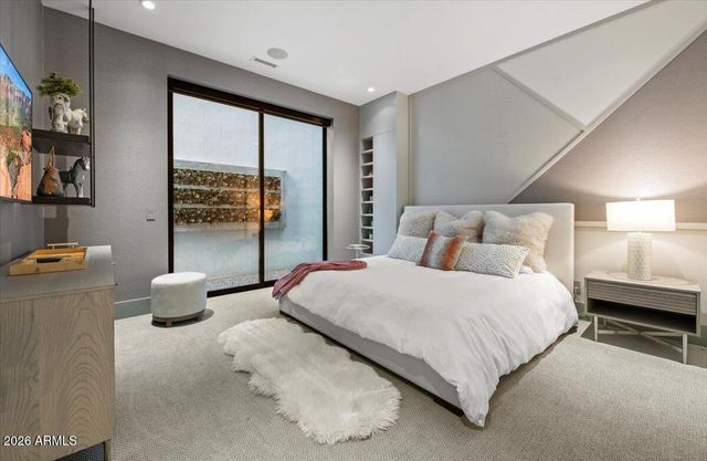 6982 E JOSHUA TREE Lane, Paradise Valley, AZ 85253