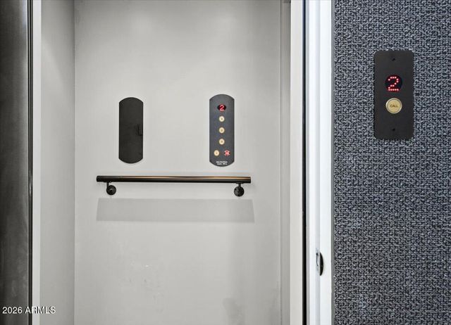 6982 E JOSHUA TREE Lane, Paradise Valley, AZ 85253