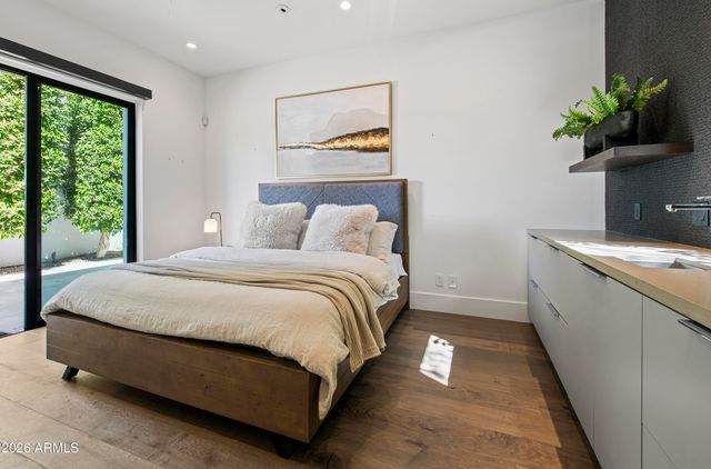 6982 E JOSHUA TREE Lane, Paradise Valley, AZ 85253