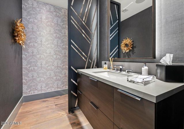 6982 E JOSHUA TREE Lane, Paradise Valley, AZ 85253