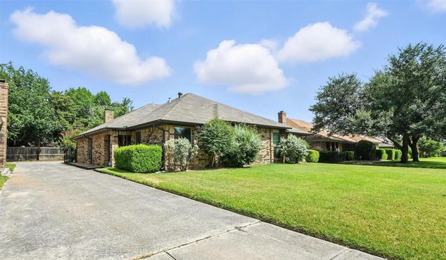 5215 Wild Horse Court, Arlington, TX 76017