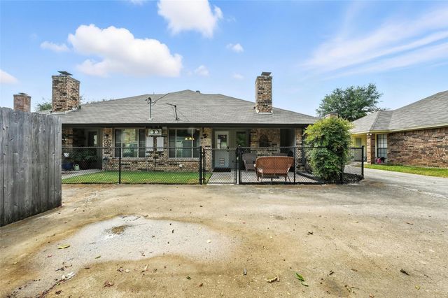 5215 Wild Horse Court, Arlington, TX 76017