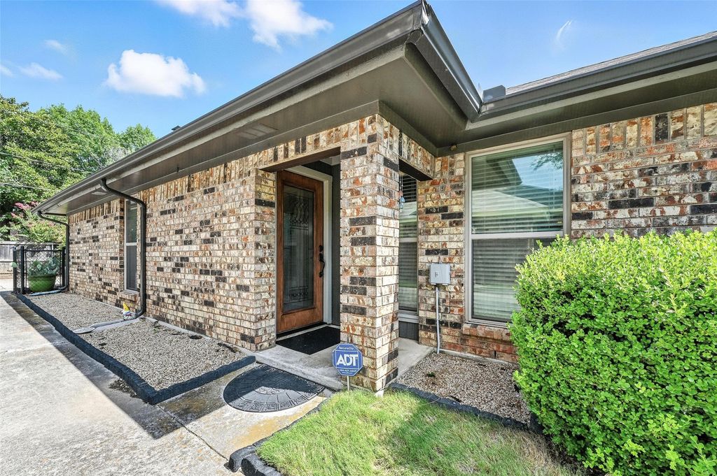 5215 Wild Horse Court, Arlington, TX 76017