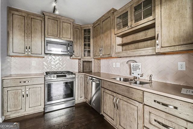 2626 Peachtree Road NW 901, Atlanta, GA 30305