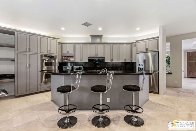2438 S Caliente Drive, Palm Springs, CA 92264