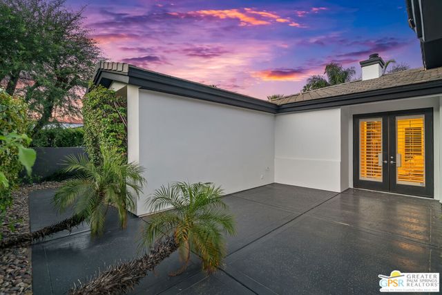 2438 S Caliente Drive, Palm Springs, CA 92264