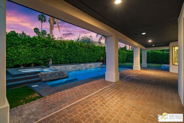 2438 S Caliente Drive, Palm Springs, CA 92264