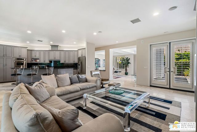 2438 S Caliente Drive, Palm Springs, CA 92264