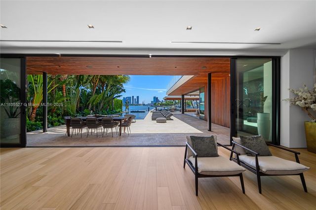 126 W San Marino Dr, Miami Beach, FL 33139