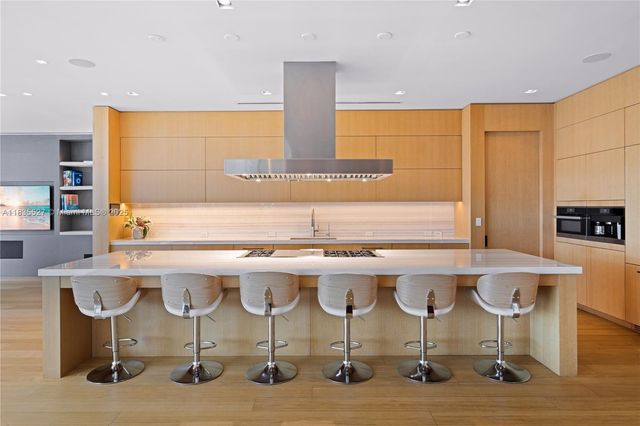 126 W San Marino Dr, Miami Beach, FL 33139