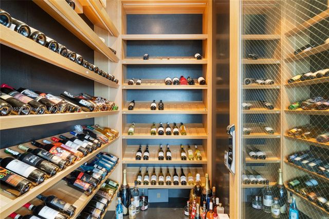 126 W San Marino Dr, Miami Beach, FL 33139