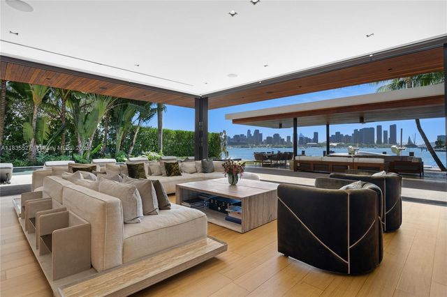 126 W San Marino Dr, Miami Beach, FL 33139