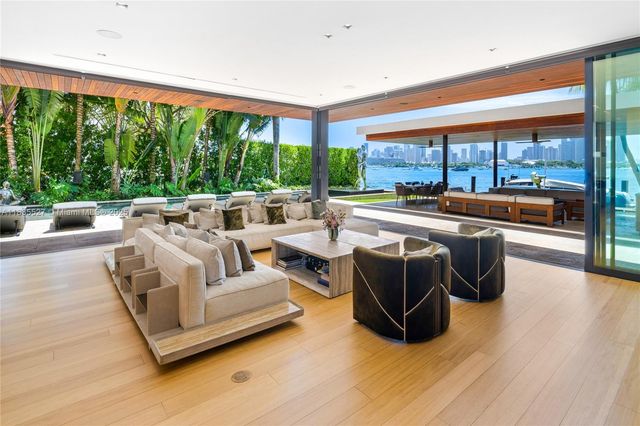 126 W San Marino Dr, Miami Beach, FL 33139