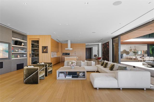 126 W San Marino Dr, Miami Beach, FL 33139