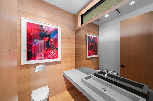 126 W San Marino Dr, Miami Beach, FL 33139