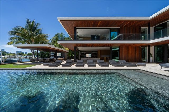 126 W San Marino Dr, Miami Beach, FL 33139