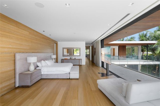 126 W San Marino Dr, Miami Beach, FL 33139