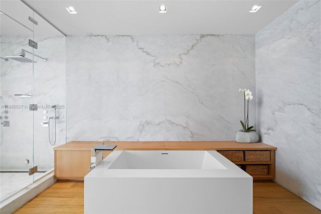 126 W San Marino Dr, Miami Beach, FL 33139