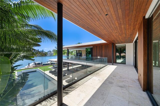 126 W San Marino Dr, Miami Beach, FL 33139