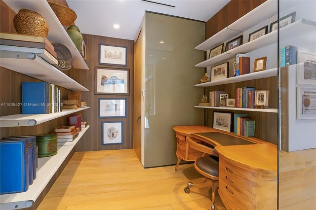 126 W San Marino Dr, Miami Beach, FL 33139