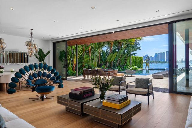 126 W San Marino Dr, Miami Beach, FL 33139