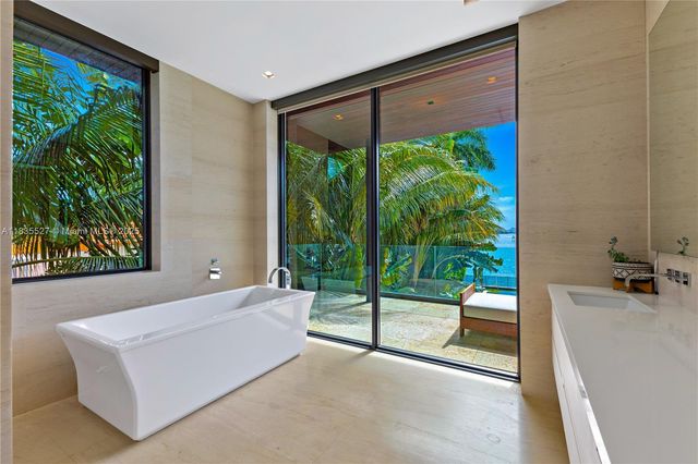 126 W San Marino Dr, Miami Beach, FL 33139