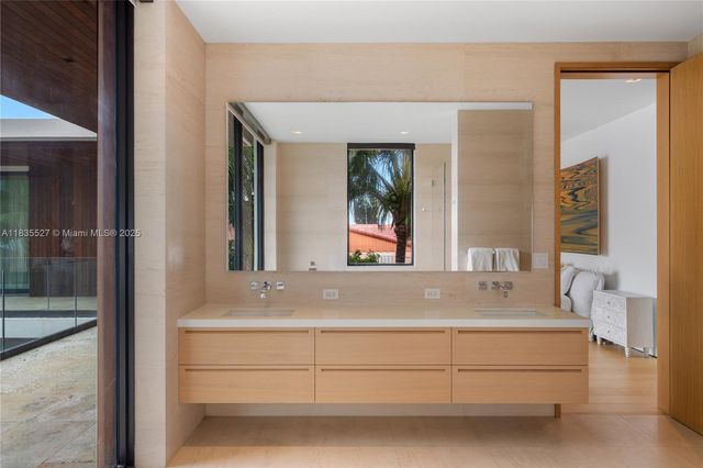 126 W San Marino Dr, Miami Beach, FL 33139