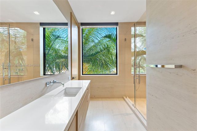 126 W San Marino Dr, Miami Beach, FL 33139