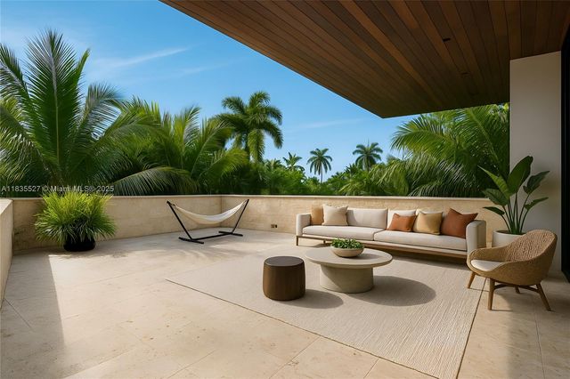 126 W San Marino Dr, Miami Beach, FL 33139