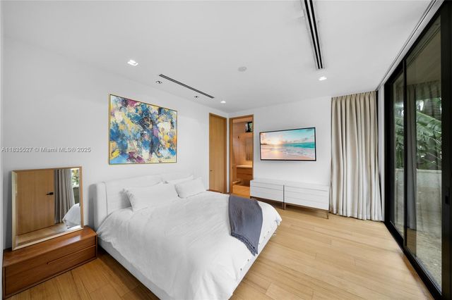 126 W San Marino Dr, Miami Beach, FL 33139