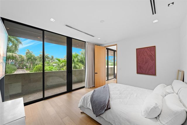 126 W San Marino Dr, Miami Beach, FL 33139