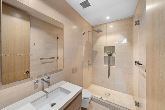 126 W San Marino Dr, Miami Beach, FL 33139