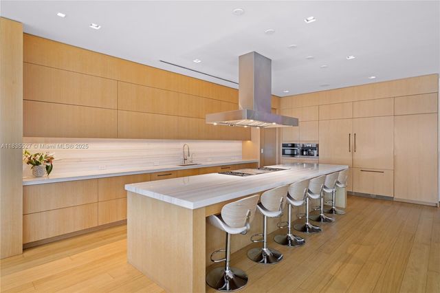 126 W San Marino Dr, Miami Beach, FL 33139