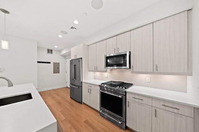 488 Dorchester Ave 3D, Boston, MA 02127