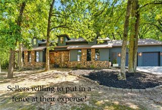 1524 N Crossover Road, Fayetteville, AR 72701