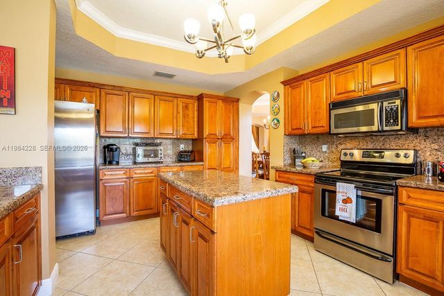 15226 SW 29th Ter, Miami, FL 33185