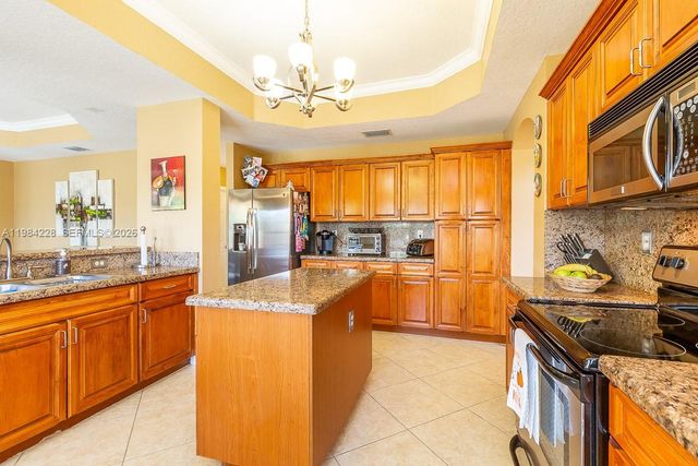 15226 SW 29th Ter, Miami, FL 33185