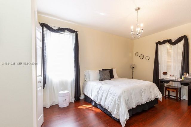 15226 SW 29th Ter, Miami, FL 33185