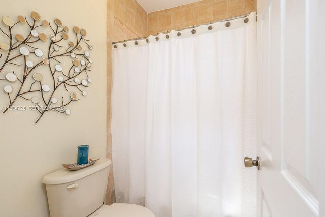 15226 SW 29th Ter, Miami, FL 33185