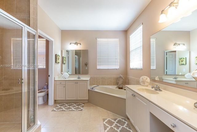 15226 SW 29th Ter, Miami, FL 33185