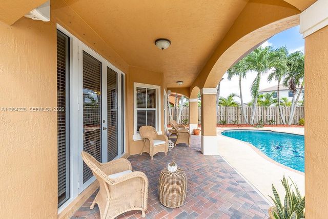 15226 SW 29th Ter, Miami, FL 33185