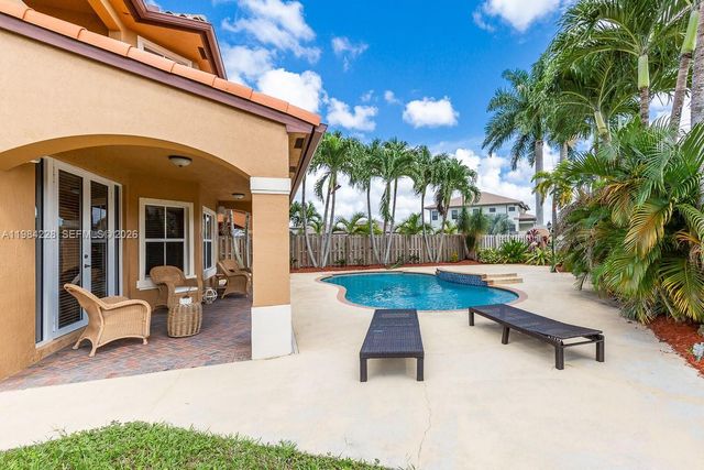 15226 SW 29th Ter, Miami, FL 33185