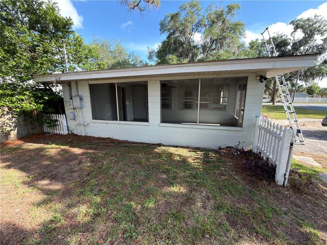 111 S RHODES STREET, Mount Dora, FL 32757
